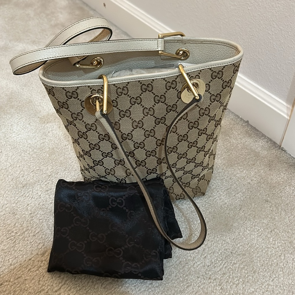 GUCCI GG Monogram Small Eclipse Tote (Oyster/Cream Color) - Great Condition - Picture 7 of 13